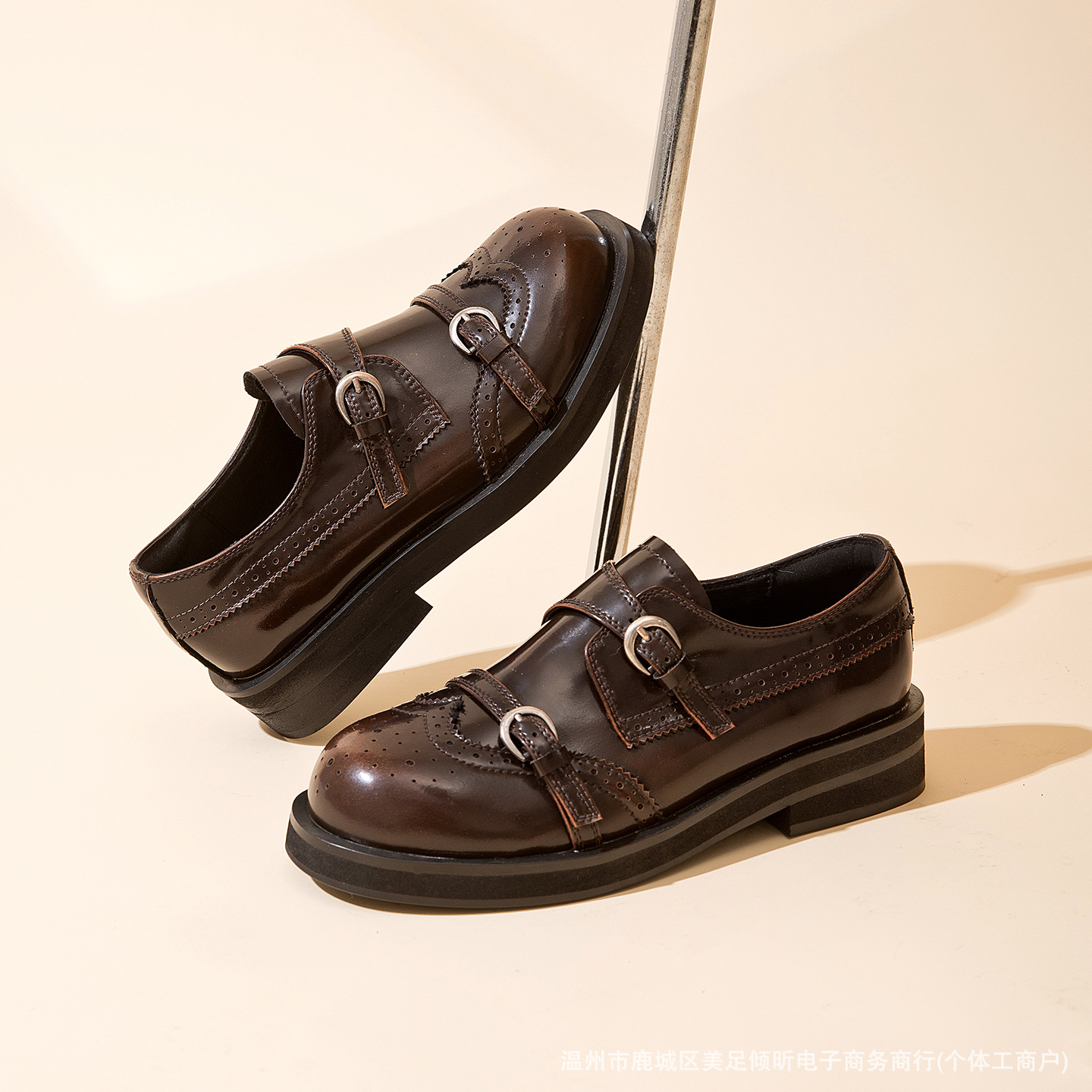 Retro Brogue Double Strap Shoe - Oxford Brogue Leather 评论和价格